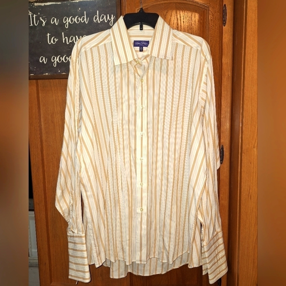 A Sean John men's long sleeve button-down shirt in a size XL. EUC